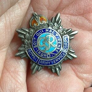 Silver 925 Royal army service corpse silver marked on the back